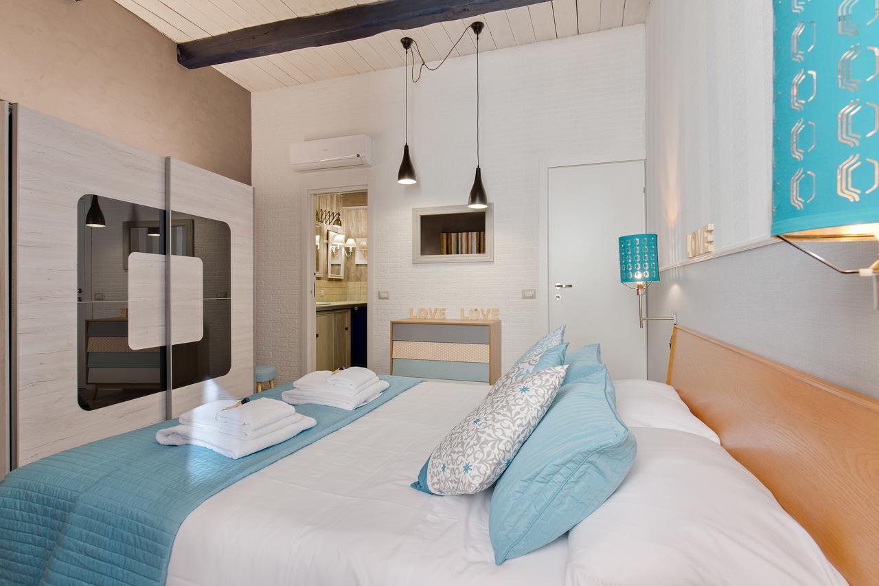 Rome As You Feel - Design Apartment At Colosseum エクステリア 写真