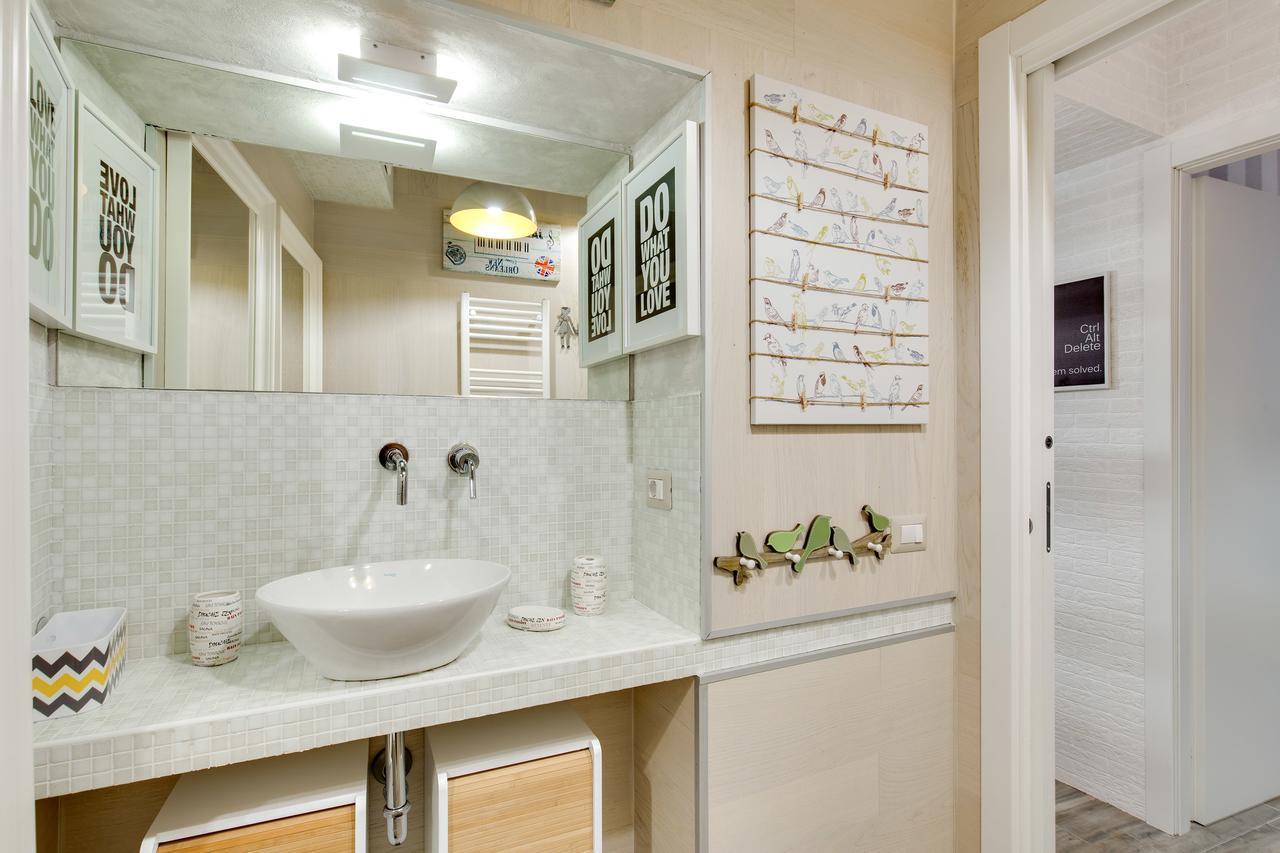 Rome As You Feel - Design Apartment At Colosseum エクステリア 写真